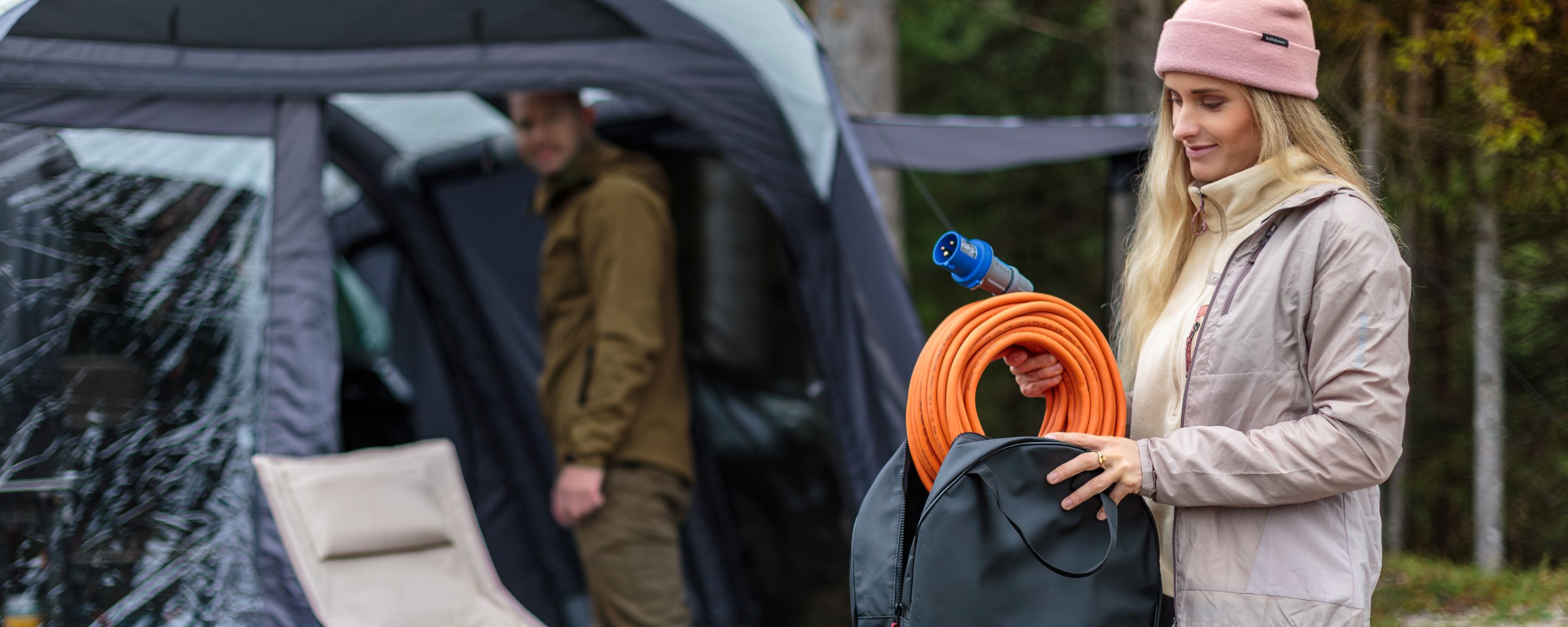 Un cable alargador de camping con práctica bolsa de almacenamiento de Brennenstuhl