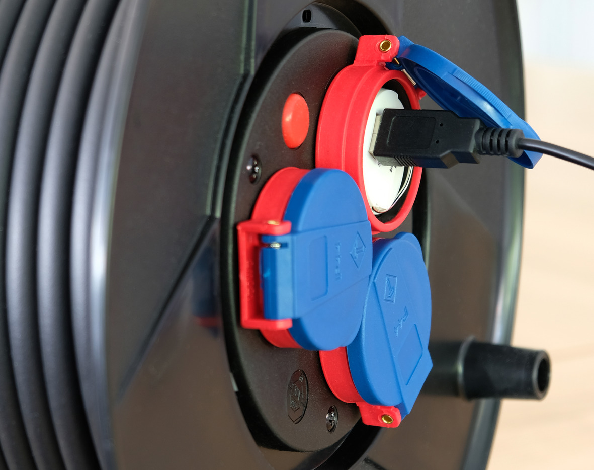 Adaptador De Europeo 4 Enchufes Con Puertos 2tipo C Y 2usb Blanco