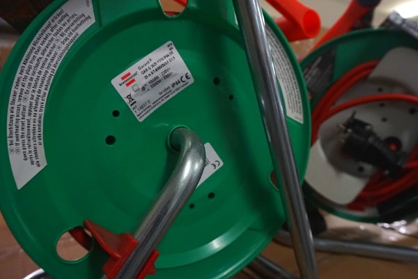 Desenrollar completamente el tambor de cable | brennenstuhl®