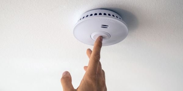 Detectores de humo y alarmas de peligro